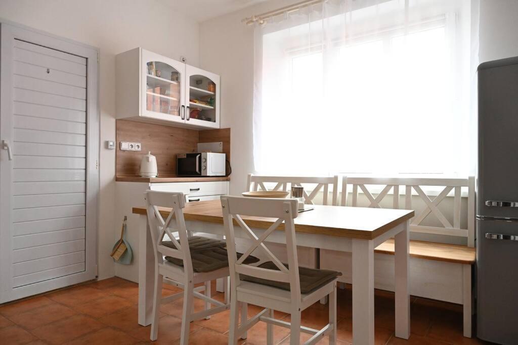 Rodinny Apartman U Broumovskeho Namesti Екстер'єр фото